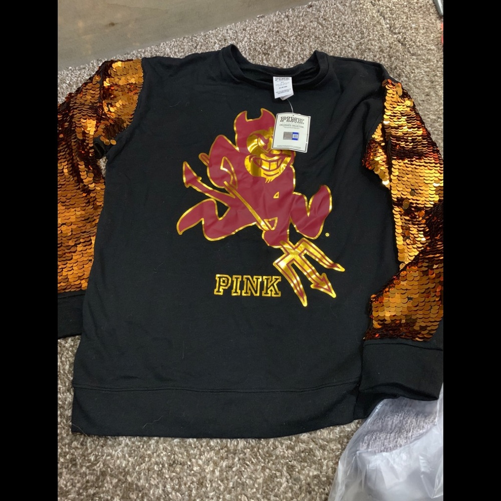 NWT crew top